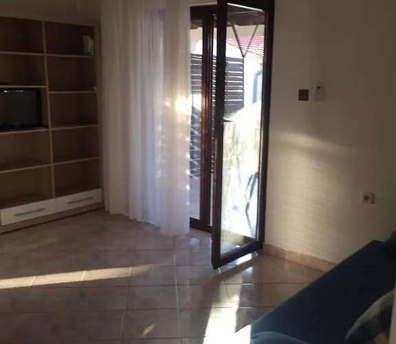 Miler Apartment Vir